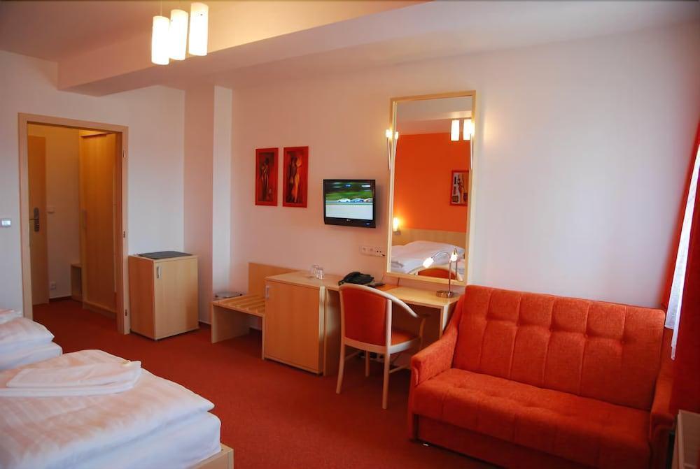 Hotel Senimo Ołomuniec Zewnętrze zdjęcie