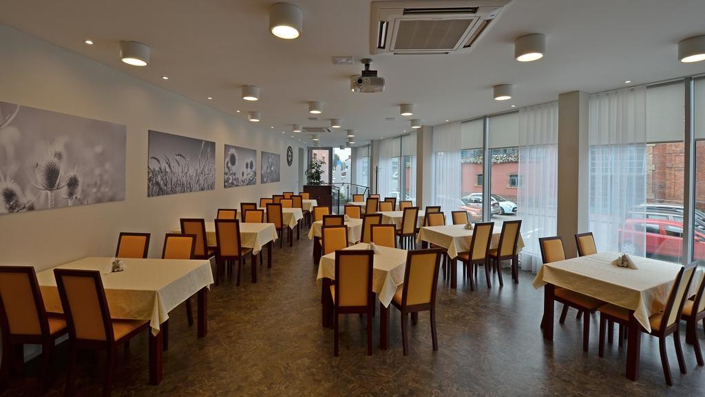 Hotel Senimo Ołomuniec Zewnętrze zdjęcie
