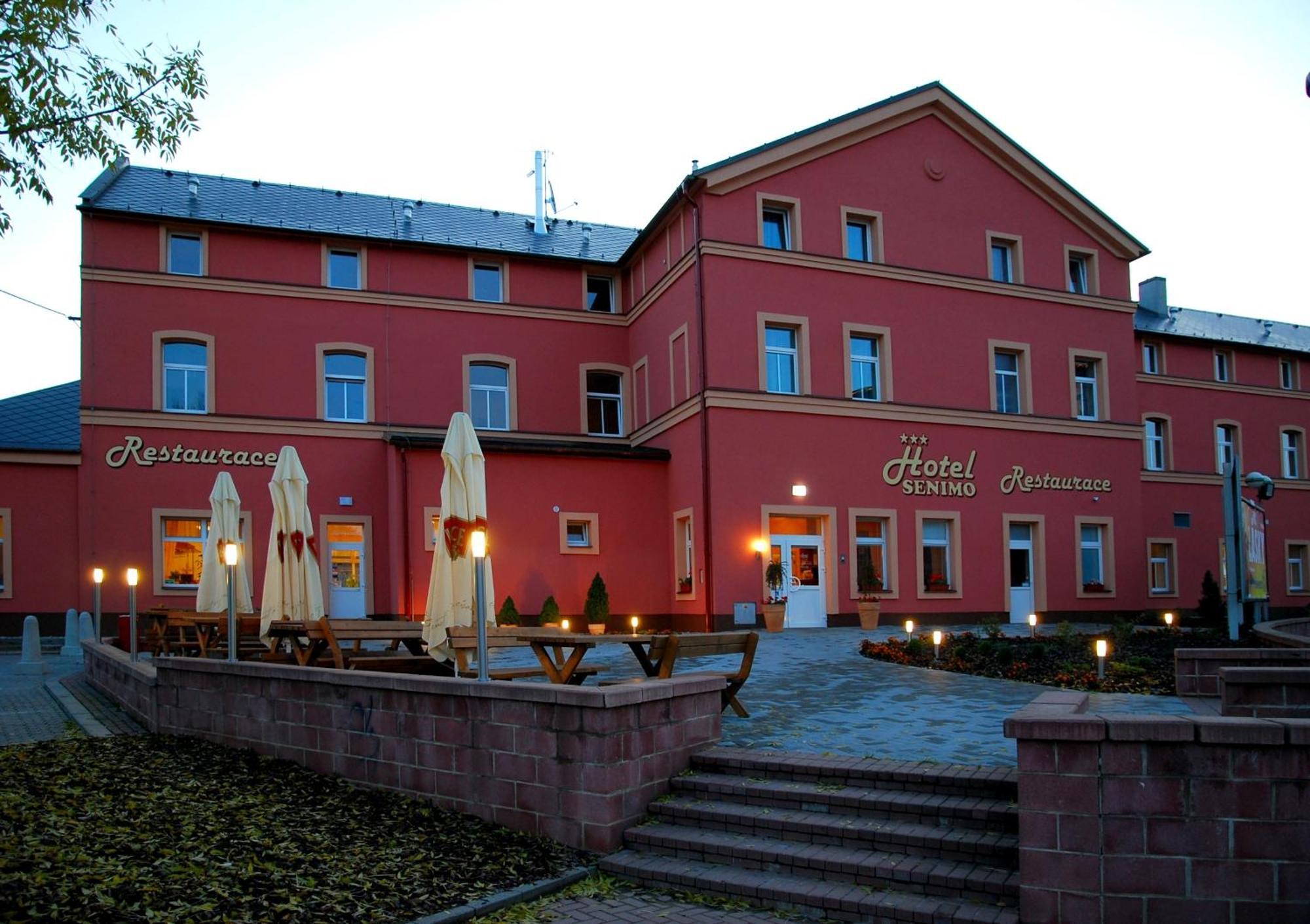 Hotel Senimo Ołomuniec Zewnętrze zdjęcie