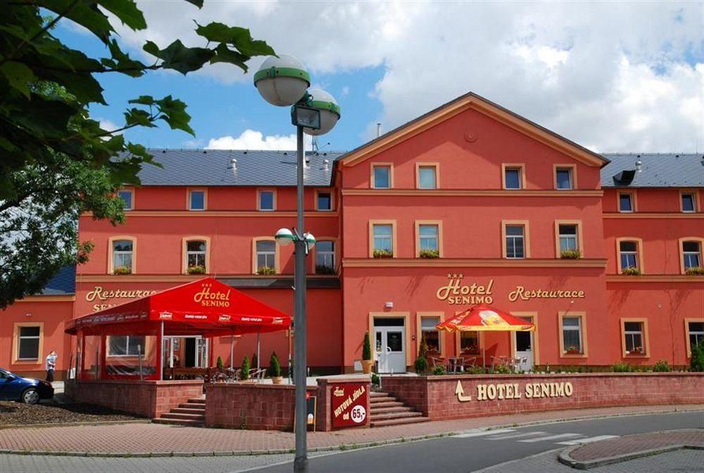 Hotel Senimo Ołomuniec Zewnętrze zdjęcie