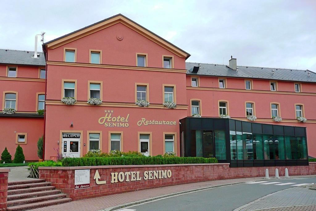 Hotel Senimo Ołomuniec Zewnętrze zdjęcie
