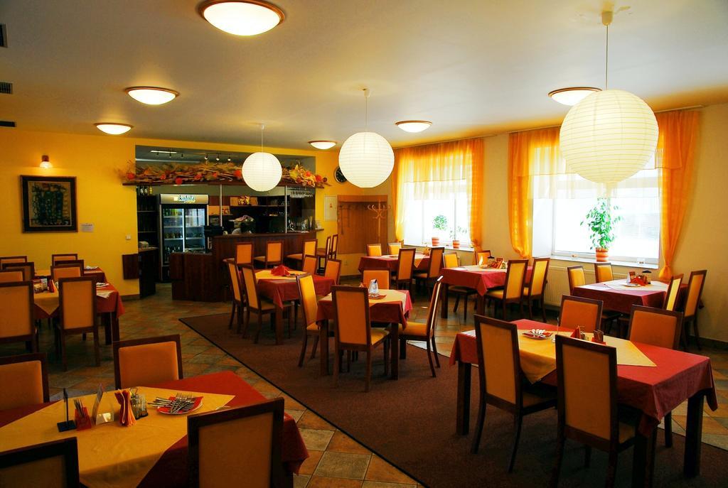 Hotel Senimo Ołomuniec Zewnętrze zdjęcie