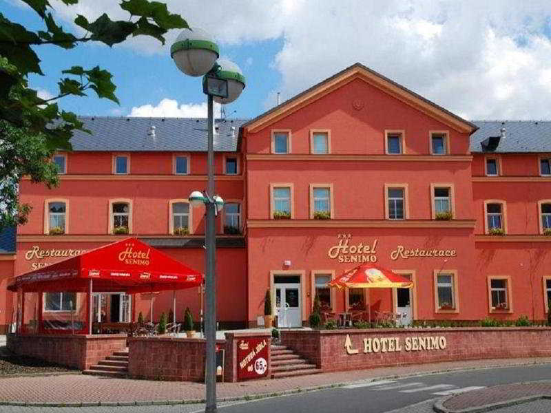 Hotel Senimo Ołomuniec Zewnętrze zdjęcie