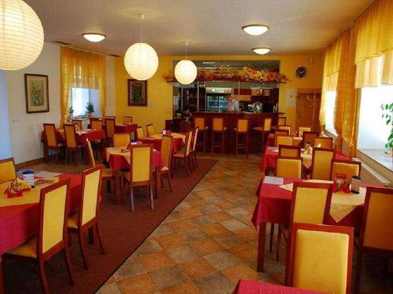 Hotel Senimo Ołomuniec Zewnętrze zdjęcie