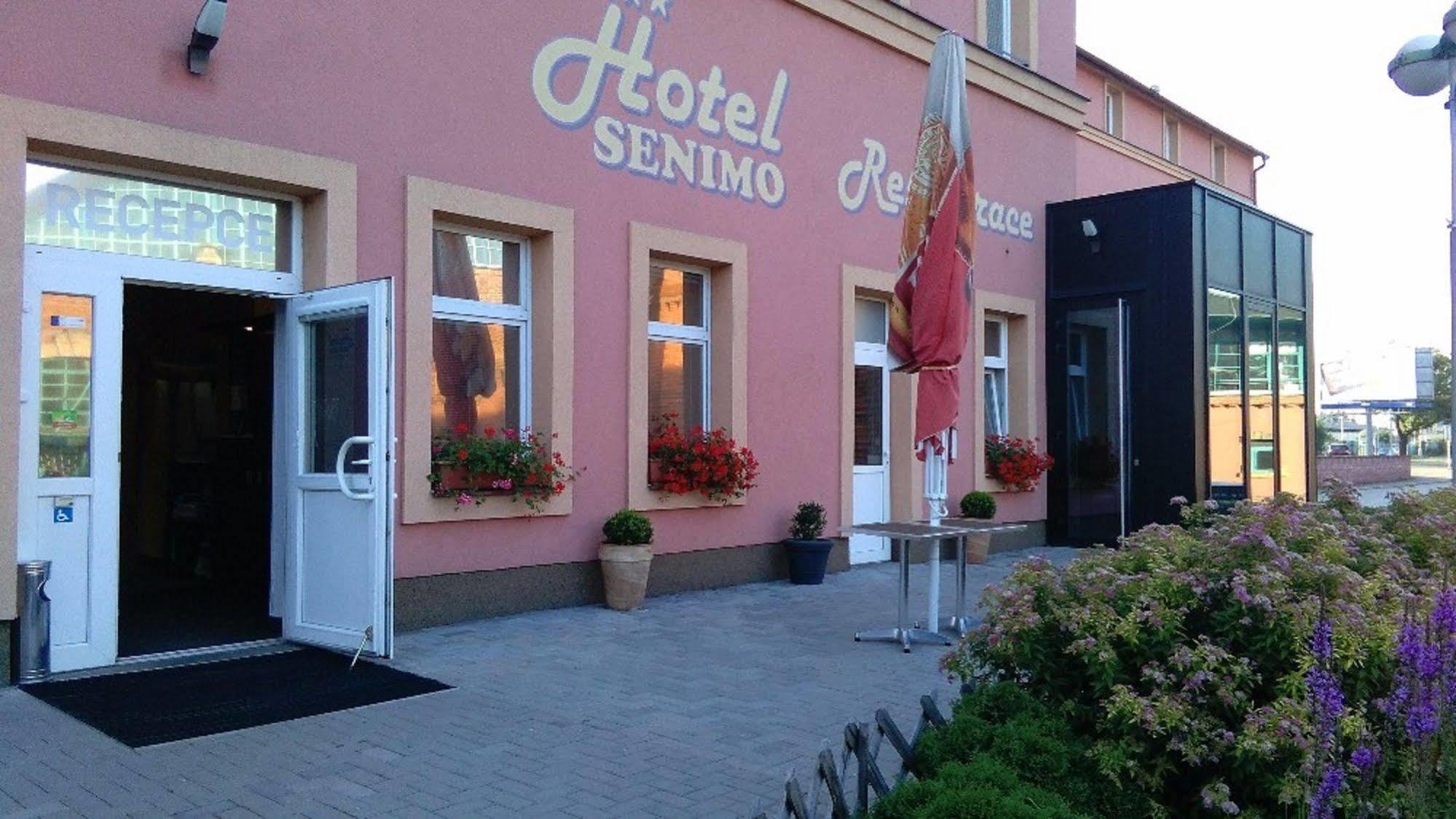 Hotel Senimo Ołomuniec Zewnętrze zdjęcie