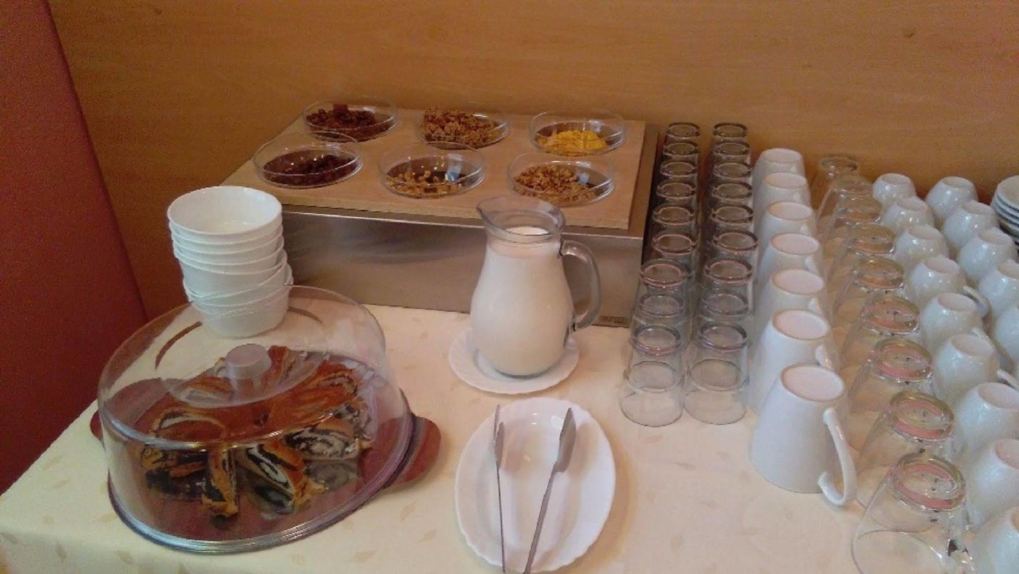 Hotel Senimo Ołomuniec Zewnętrze zdjęcie