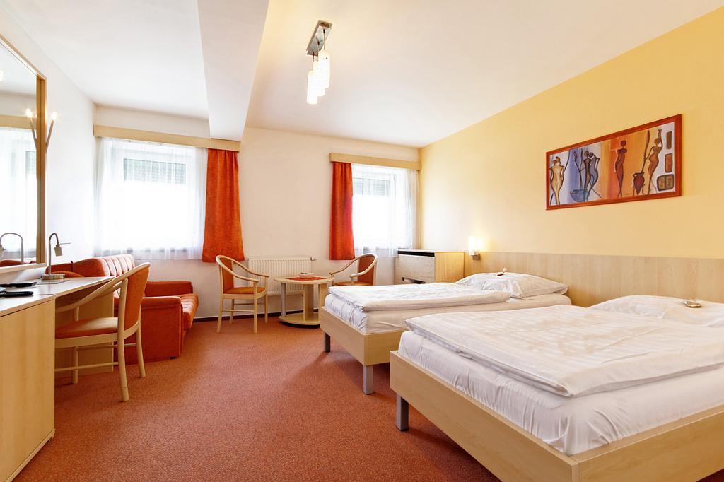 Hotel Senimo Ołomuniec Zewnętrze zdjęcie